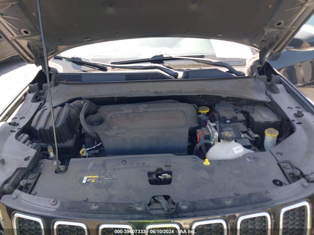 3C4NJCCB2JT489037 Jeep Compass Limited Fwd