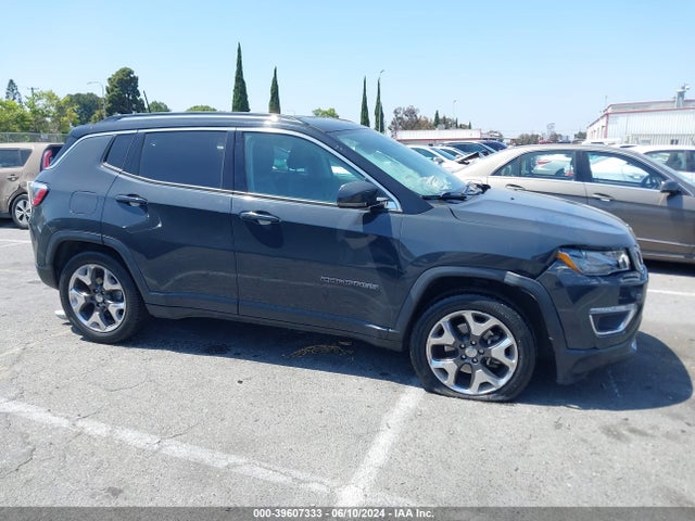 3C4NJCCB2JT489037 Jeep Compass Limited Fwd