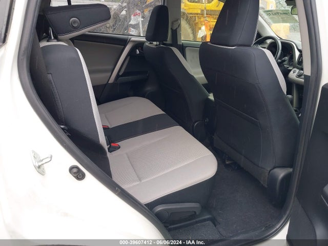 Toyota Rav4 Xle 2017 JTMWFREV6HJ720040 Image 8