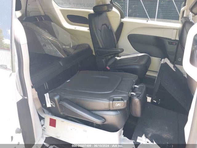 2C4RC1DG6MR516130 Chrysler Voyager Lxi