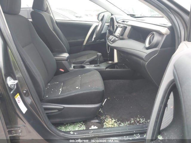 Toyota RAV4 LE 2015 JTMBFREV9FD102169 Image 5