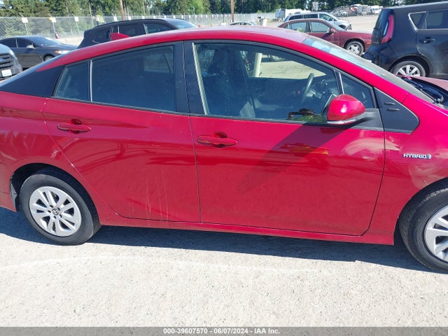 Toyota Prius Two 2016 JTDKBRFU6G3505454 Image 31