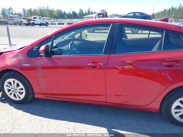 Toyota Prius Two 2016 JTDKBRFU6G3505454 Image 32