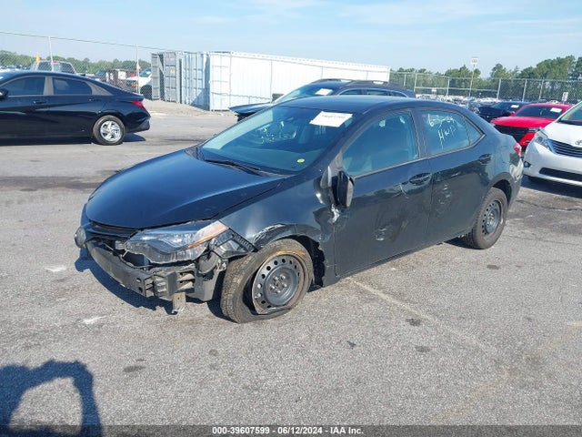 Toyota COROLLA LE 2018 5YFBURHE4JP753541 Image 2