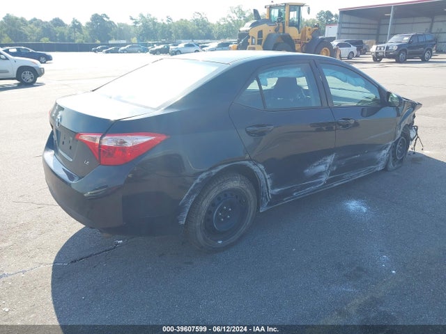 Toyota COROLLA LE 2018 5YFBURHE4JP753541 Image 4