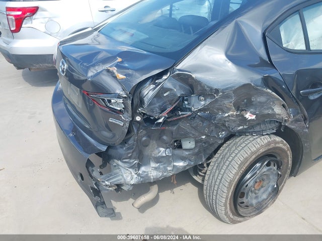 Mazda Mazda3 I Sv 2015 JM1BM1T73F1230324 Image 6