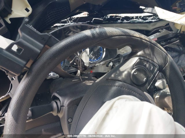 Toyota COROLLA LE 2018 5YFBURHE7JP807205 Image 14