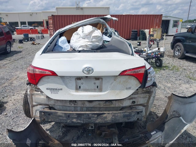 Toyota COROLLA LE 2018 5YFBURHE7JP807205 Image 15