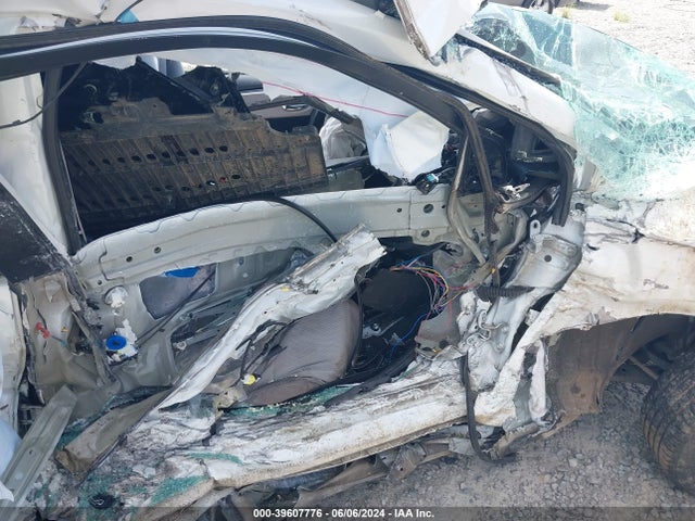 Toyota COROLLA LE 2018 5YFBURHE7JP807205 Image 5
