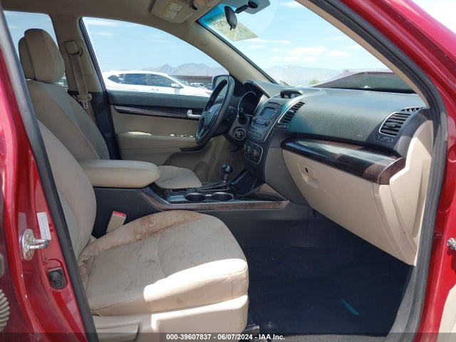 KIA Sorento Lx V6 2014 5XYKT4A7XEG426573 Image 5