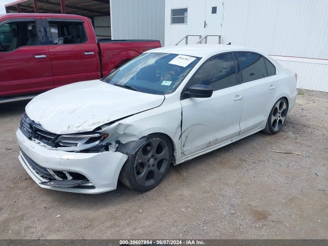 3VW2K7AJ8FM353740 Volkswagen Jetta 2.0l S