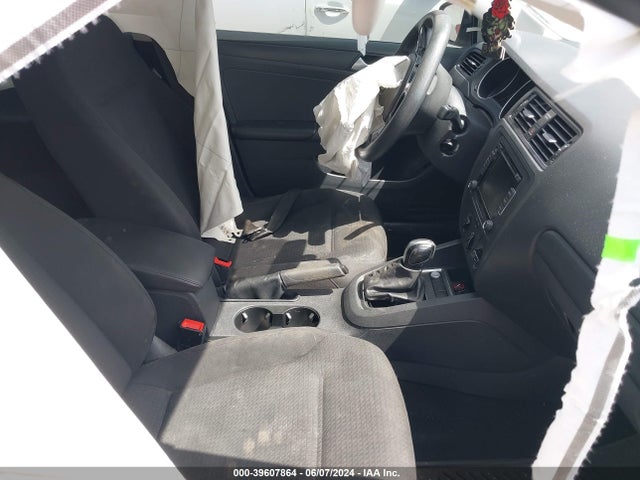 3VW2K7AJ8FM353740 Volkswagen Jetta 2.0l S