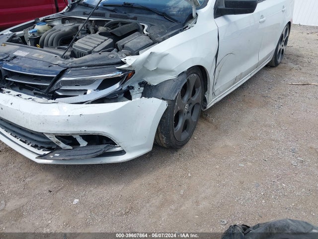 3VW2K7AJ8FM353740 Volkswagen Jetta 2.0l S