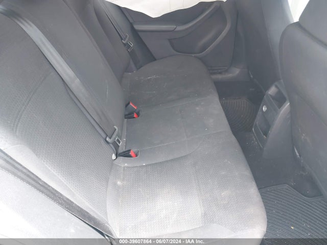 3VW2K7AJ8FM353740 Volkswagen Jetta 2.0l S