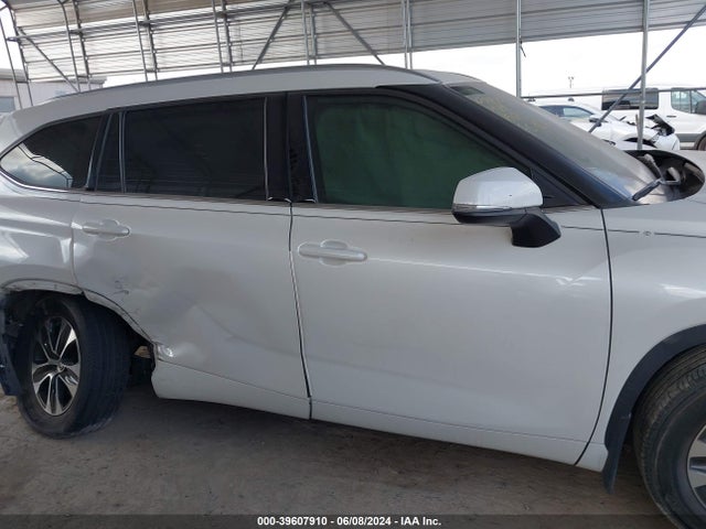 Toyota Highlander Xle 2021 5TDGZRAH8MS044148 Image 13