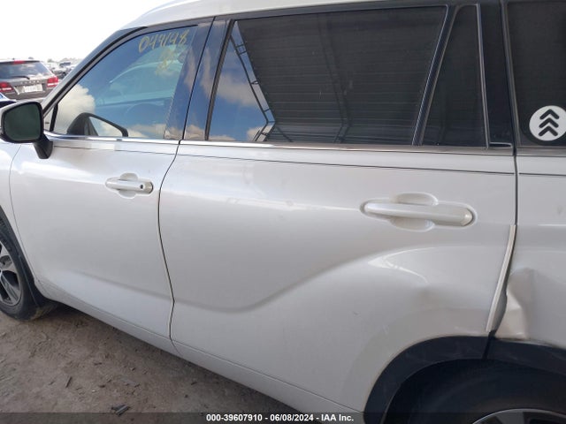 Toyota Highlander Xle 2021 5TDGZRAH8MS044148 Image 14