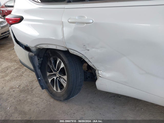 Toyota Highlander Xle 2021 5TDGZRAH8MS044148 Image 6