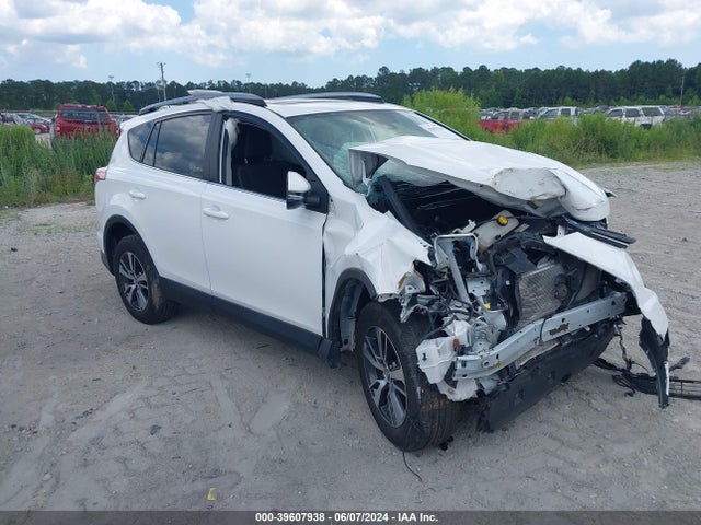 Toyota Rav4 Xle 2018 2T3WFREV4JW463337 main image