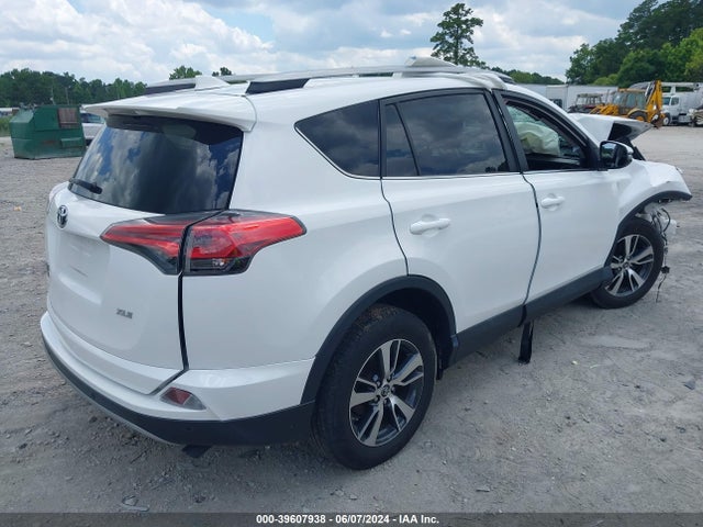 Toyota Rav4 Xle 2018 2T3WFREV4JW463337 Image 4