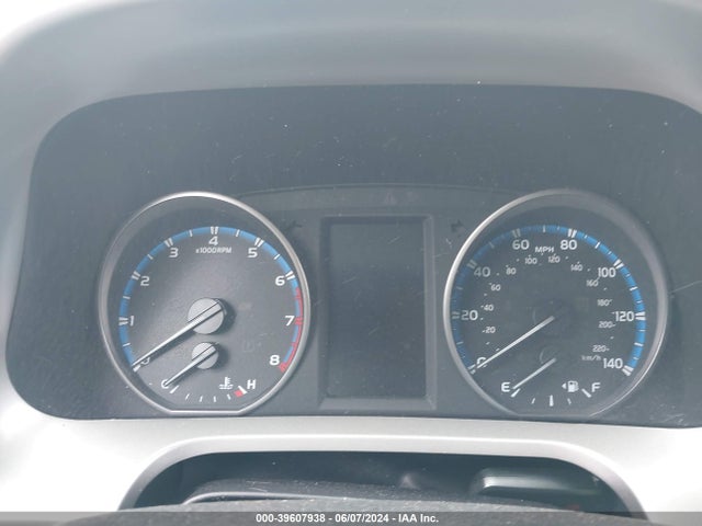 Toyota Rav4 Xle 2018 2T3WFREV4JW463337 Image 7