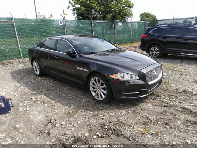 2013 JAGUAR XJ SAJWJ2GD3D8V53763 Photo 0
