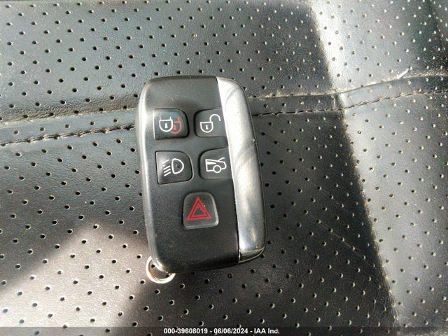 2013 JAGUAR XJ SAJWJ2GD3D8V53763 Photo 10