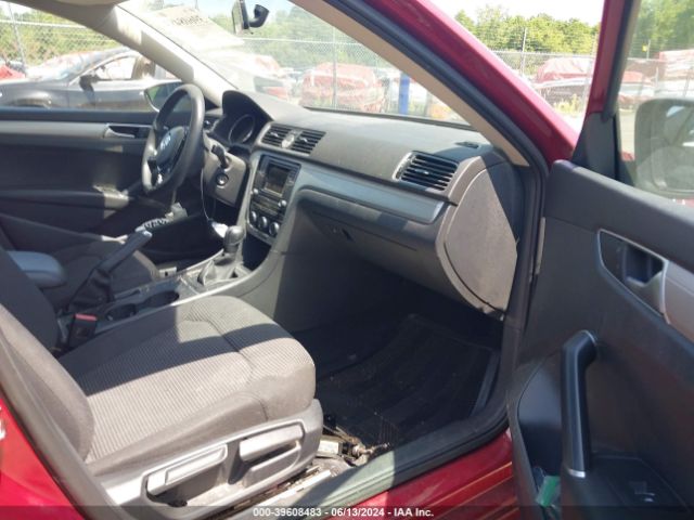1VWAT7A34GC027267 Volkswagen Passat 1.8t S