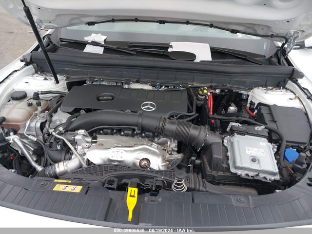 W1N4M4GB5MW102958 Mercedes-Benz GLB 250
