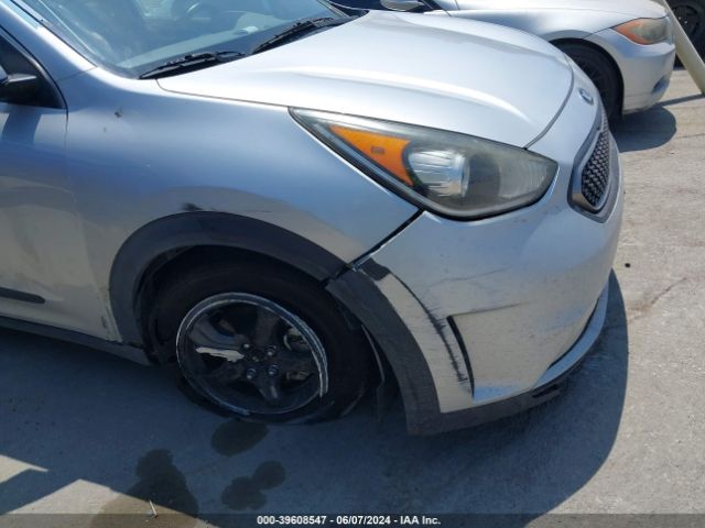 KNDCB3LC2J5209999 KIA NIRO LX