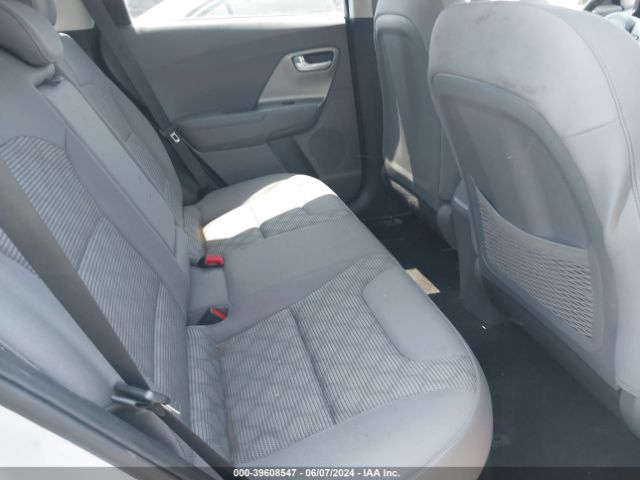 KNDCB3LC2J5209999 KIA NIRO LX