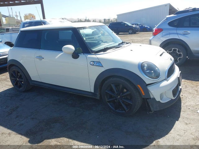 2011 MINI COOPER S WMWSV3C58BTY24698 Photo 0