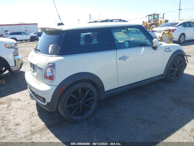 2011 MINI COOPER S WMWSV3C58BTY24698 Photo 3