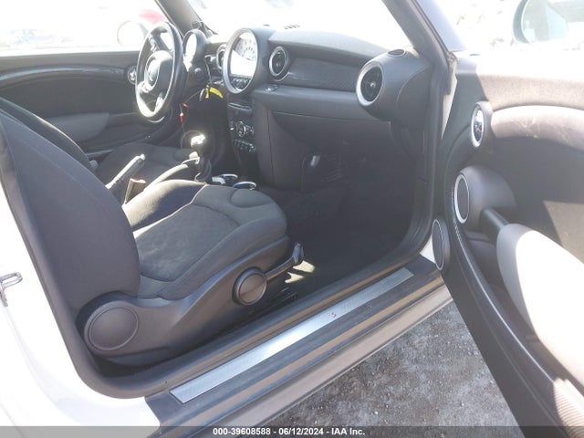 2011 MINI COOPER S WMWSV3C58BTY24698 Photo 4