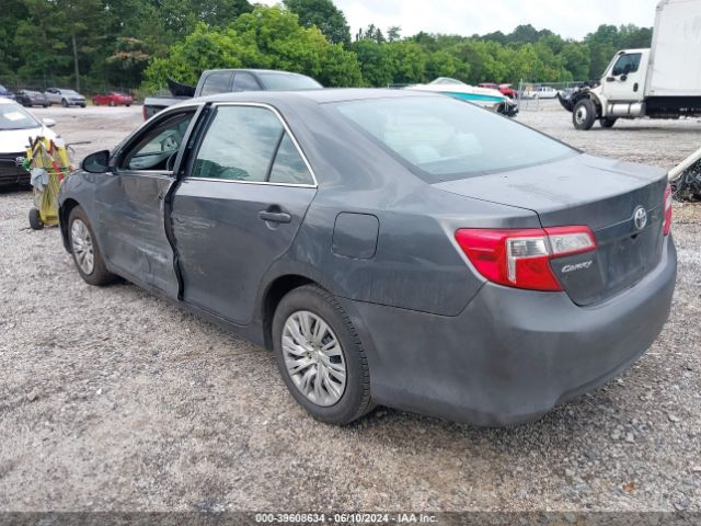 4T1BF1FK3EU732575 Toyota CAMRY L
