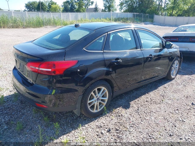 Ford FOCUS SE 2016 1FADP3F28GL215843 Image 4