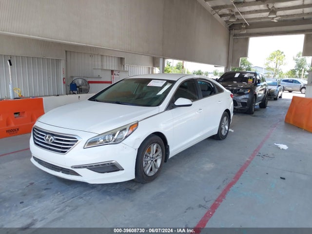 Hyundai SONATA SE 2015 5NPE24AF9FH077682 Image 2