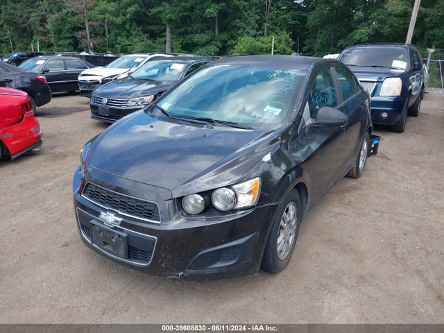 Chevrolet Sonic Lt Auto 2015 1G1JC5SH4F4116212 Image 2