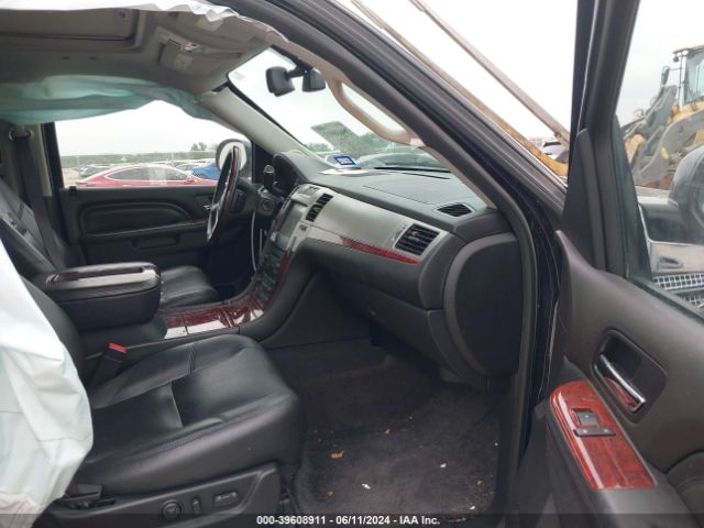 1GYS3JEF3ER225612 Cadillac Escalade Esv Premium