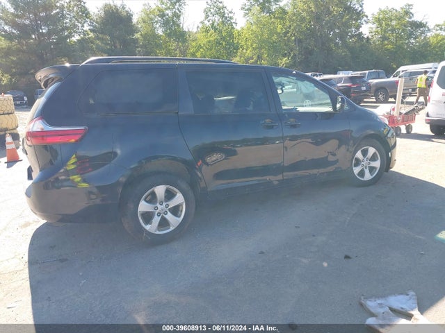 Toyota Sienna Le 8 Passenger 2015 5TDKK3DC0FS618692 Image 4