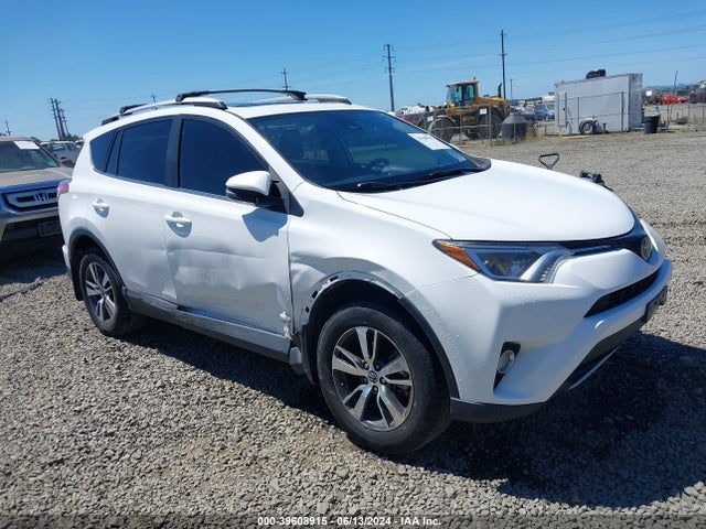 Toyota Rav4 Xle 2018 2T3RFREV8JW851622 zdjęcie główne