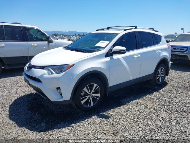 Toyota Rav4 Xle 2018 2T3RFREV8JW851622 Image 2