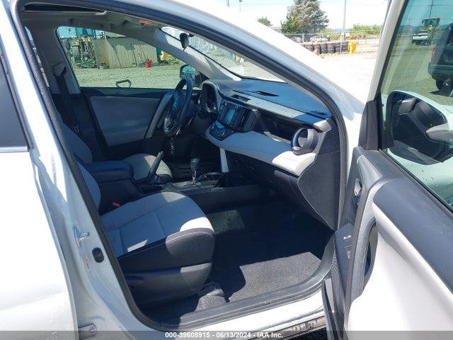 Toyota Rav4 Xle 2018 2T3RFREV8JW851622 Image 5