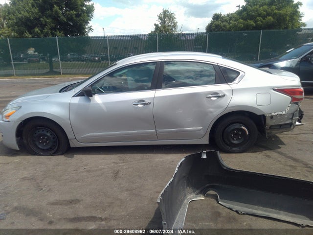 Nissan Altima 2.5 S 2015 1N4AL3AP3FC451719 Image 13