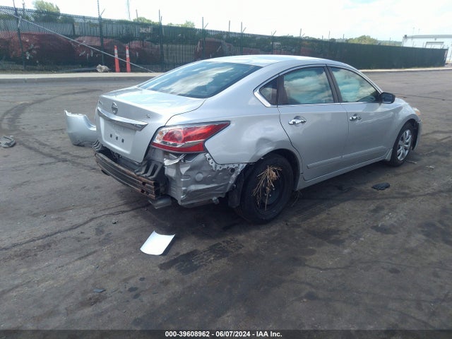 Nissan Altima 2.5 S 2015 1N4AL3AP3FC451719 Image 4