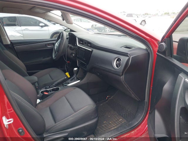 Toyota COROLLA LE 2018 5YFBURHE9JP848466 Image 5