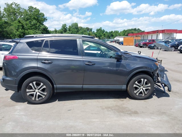 Toyota RAV4 LE 2017 JTMBFREV9HJ152896 Image 14