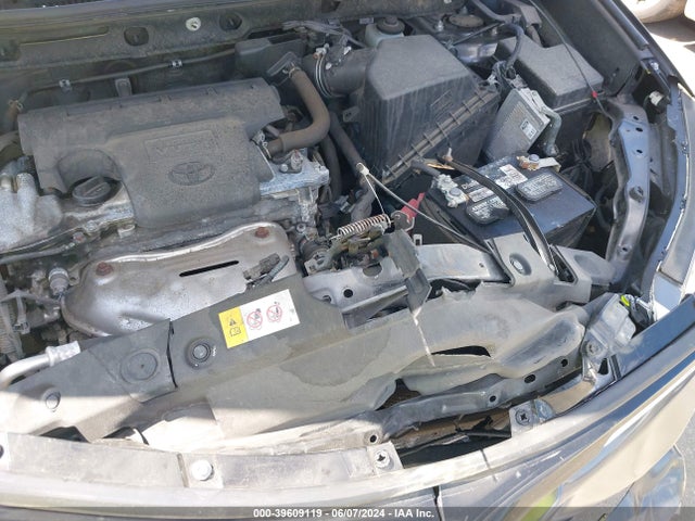 Toyota RAV4 LE 2017 JTMBFREV9HJ152896 Image 18