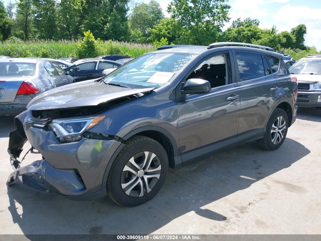 Toyota RAV4 LE 2017 JTMBFREV9HJ152896 Image 2