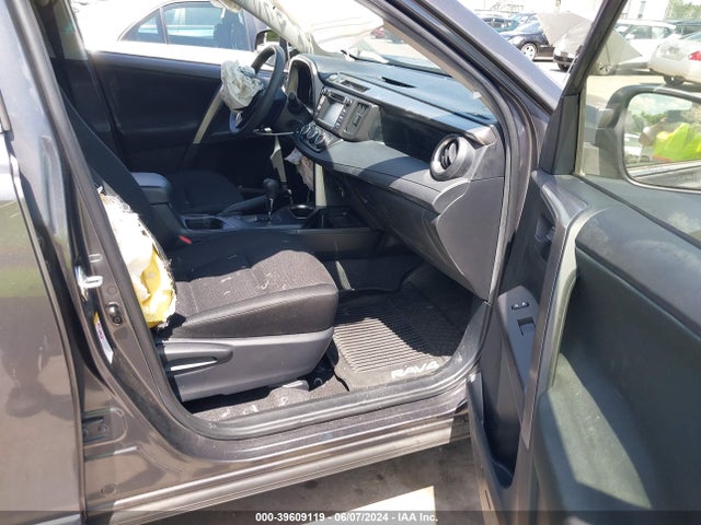 Toyota RAV4 LE 2017 JTMBFREV9HJ152896 Image 5