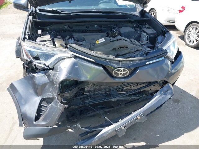 Toyota RAV4 LE 2017 JTMBFREV9HJ152896 Image 6